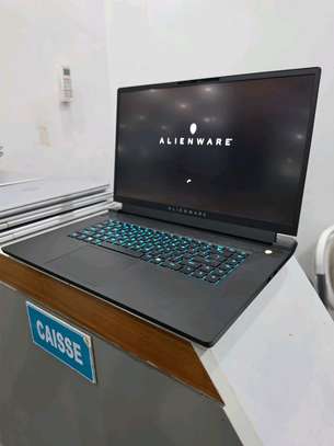 Alienware M17 R5 image 6