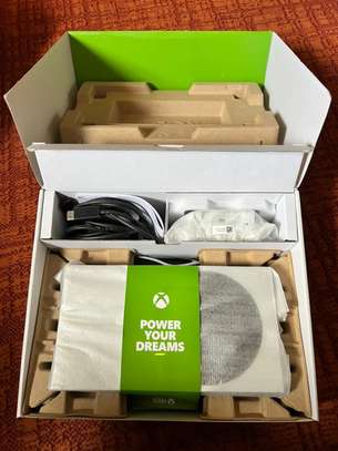 Xbox Series S + Game pass Ultimate image 2