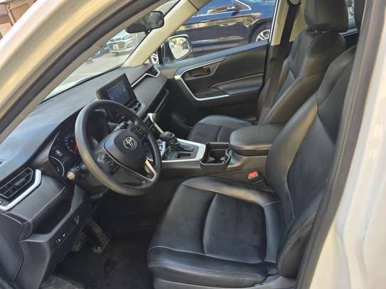 Toyota RAV4 XLE 2021 image 7