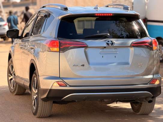 TOYOTA RAV4 XLE AWD 2018 image 7