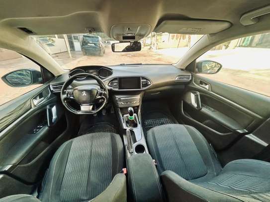 Peugeot 308 2017 image 4