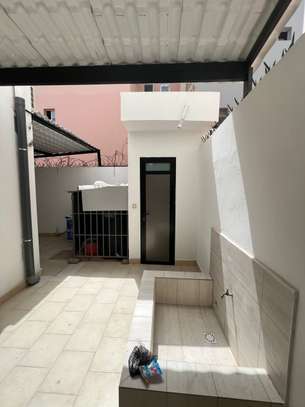 Villa R+1 Mermoz image 4