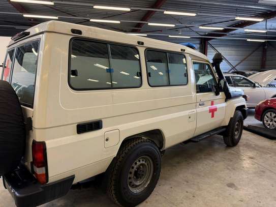 Toyota Land cruiser 2025 Ambulance 78 neuf image 7