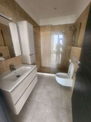 Duplex F4 avec grande terrasse à louer image 12