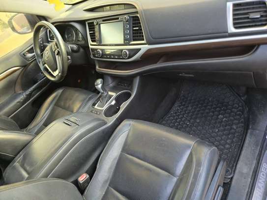 Toyota Highlander Limited Hybride 2016 image 9