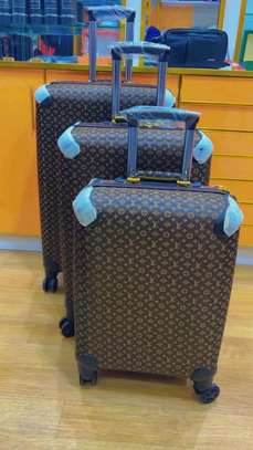 Lot de 3 Valise louis Vuitton Ultra rigide image 3