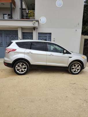 Ford Escape à vendre à Saly image 2