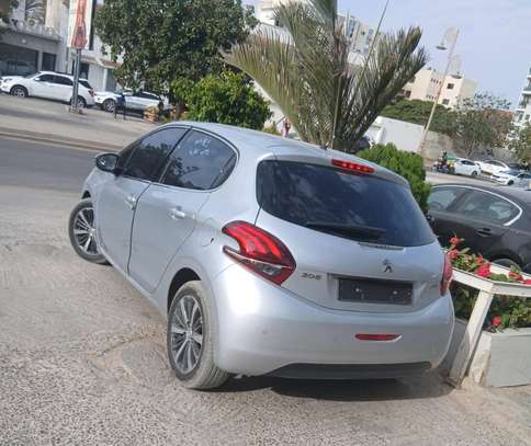Peugeot 208 2017 image 5