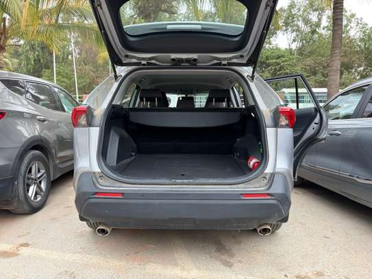 TOYOTA RAV4  |  Comfort Edition | Comme neuve image 3