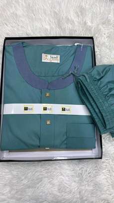 Qamis premium Al Madinha courtes manches avec pantalon image 5