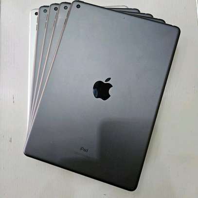 iPad 7th generation 128g image 4