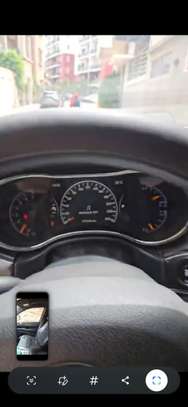 Jeep Grand Cherokee SUV blanc polyvalent image 2