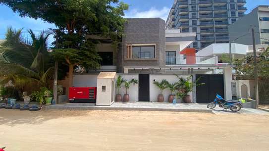 Villa R+1 à louer Almadies image 15