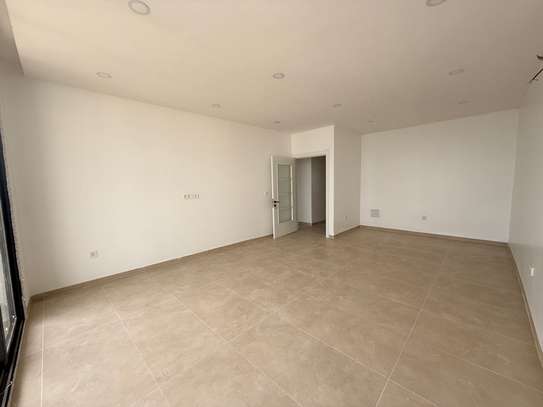 Appartement f4 neuf à vendre au point e image 9