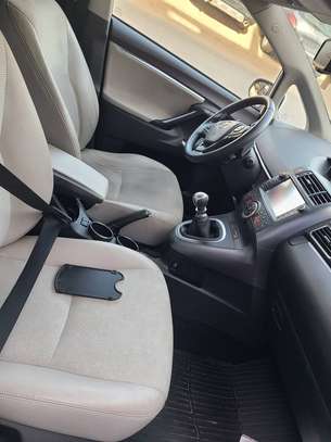 Toyota verso 2016 image 2