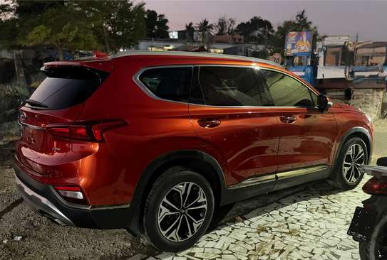 HYUNDAI SANTAFE 2019 image 10