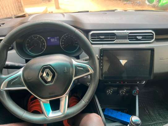 Renault Duster SUV 4x4 image 8