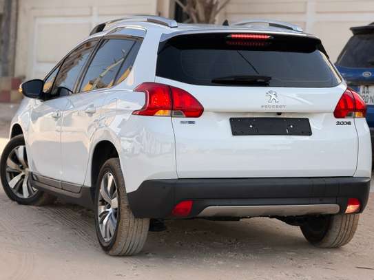 Peugeot 2008 image 11