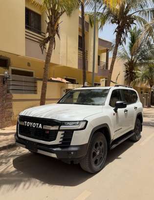 TOYOTA LAND CRUISER 300 GR Sport 2026 image 4