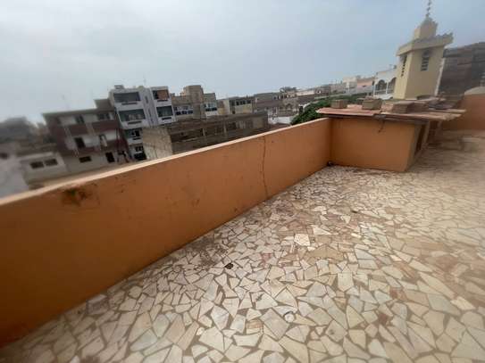 Jolie villa à vendre sur keur MASSAR unité 11 image 15