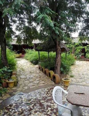 HOTEL A VENDRE MBOUR image 2