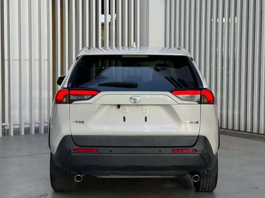 Toyota RAV4 2020 image 6