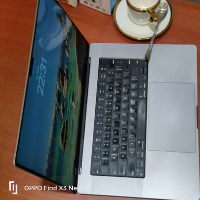 Apple MacBook Pro 16 pouces Retina Argent image 4