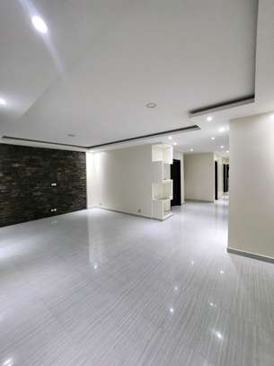 Appartement  standing f3 dont 3 pièces à keur Gorgui image 5