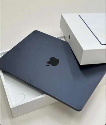 MacBook Air 13" (M5, 24 Go de mémoire unifiée, 512 Go SSD) image 2