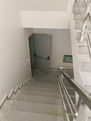 Showroom a louer image 6