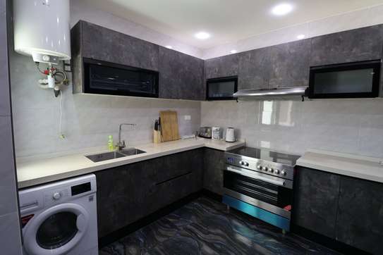 Appartement meublé type F4 Sicap Foire image 7
