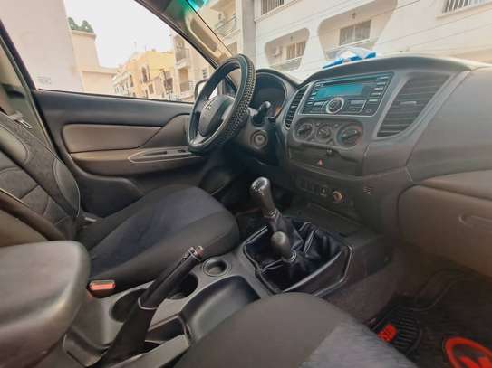 Mitsubishi L200 image 3
