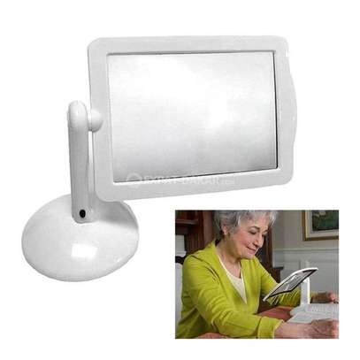 Loupe de table multifonctionnelle avec lumière LED image 2