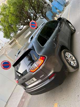 Jeep cherokee 2019 image 10