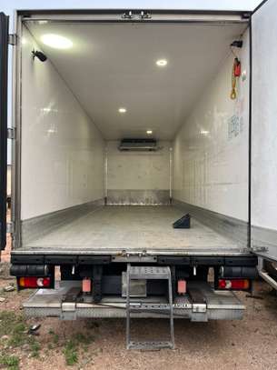 Camion frigorifique 10 tonnes image 3