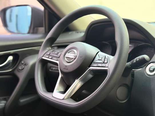Nissan X-Trail 4x4 SUV 2018 image 8