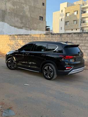 Hyundai Santafe 2019 image 4