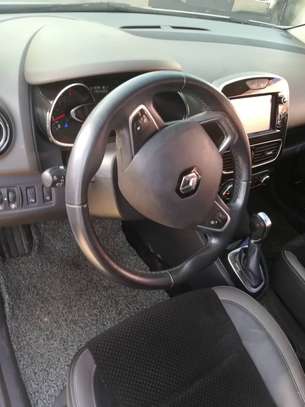 RENAULT CLIO 2018 image 10