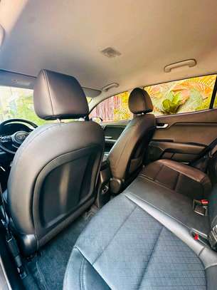 Kia stonic Année 2019 image 11