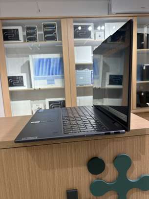 Lenovo Yoga 7i 16 Pouces - Intel Ultra 7 | 16GB RAM | 1Téra image 8