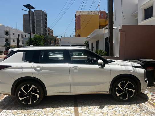MITSUBISHI OUTLANDER 2023 image 12