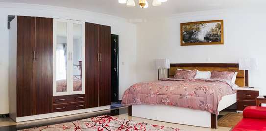 Appartement meublé à louer au Point E image 4