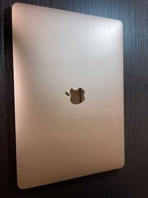 MacBook Air 2020 m1 gold image 2