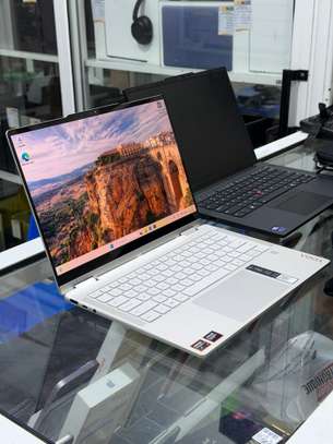 Lenovo Yogo 7i 2-in-1 2026 image 2