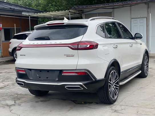 SUV blanc image 11