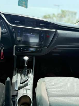 Toyota Corolla 2018 LE image 5
