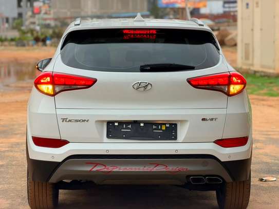 Hyundai tucson image 13