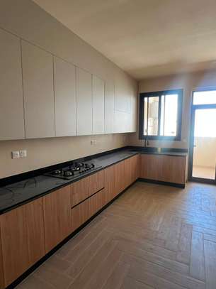 Spacieux appartement F5 à louer au Point E (piscine) image 2