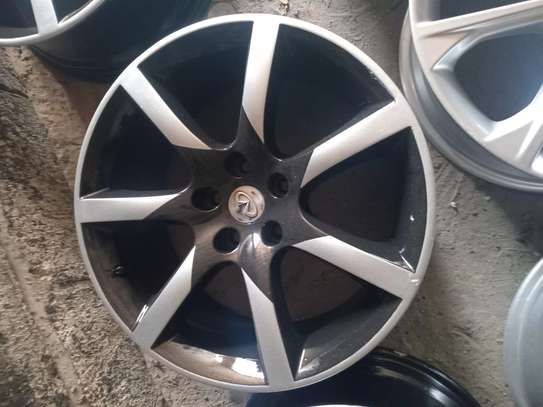 Vente des pneus et jantes neufs et venant image 12