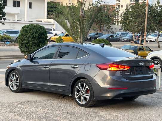 Hyundai Elantra Limited image 6